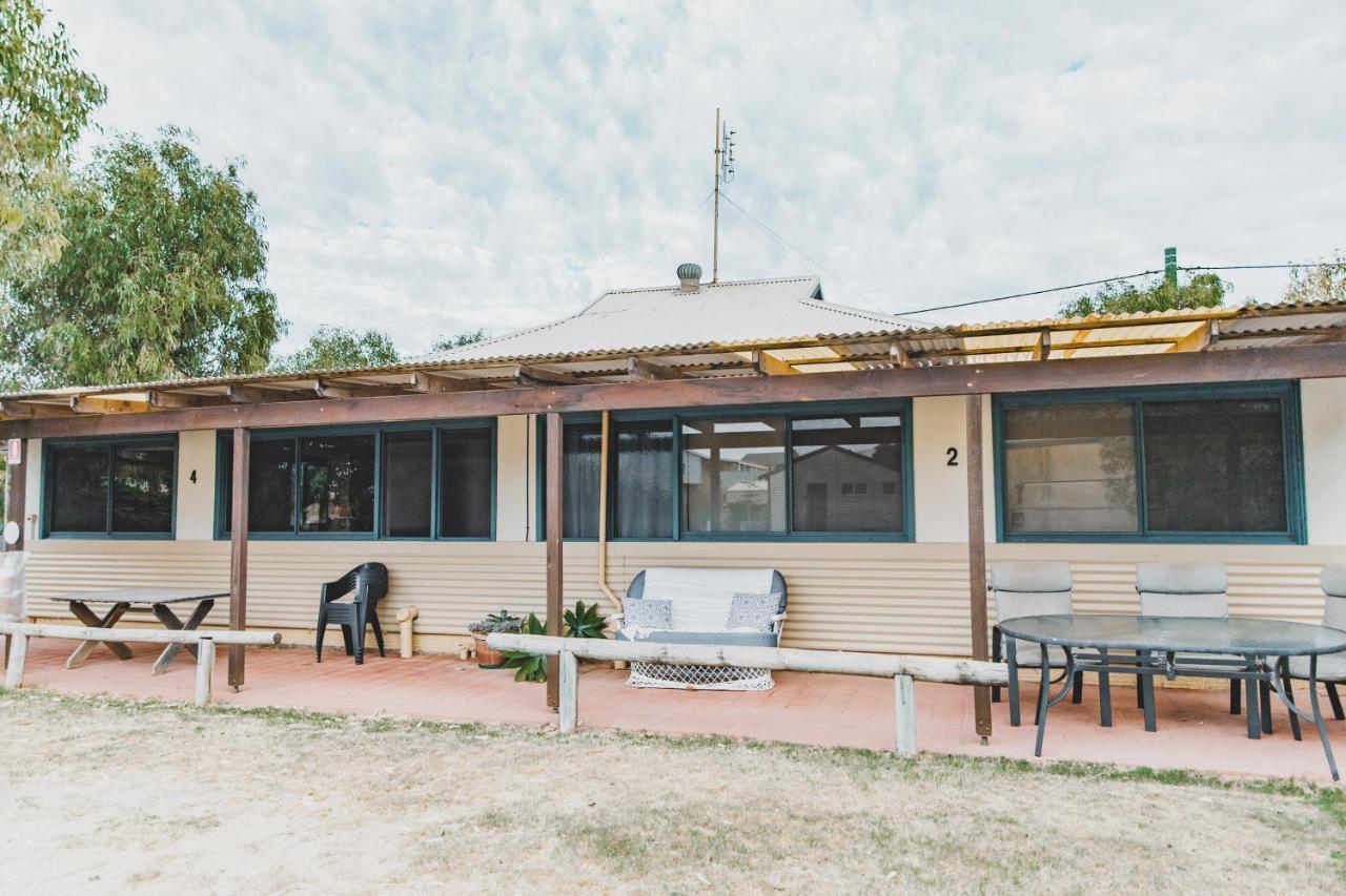 Dongara Hotel Motel Kültér fotó